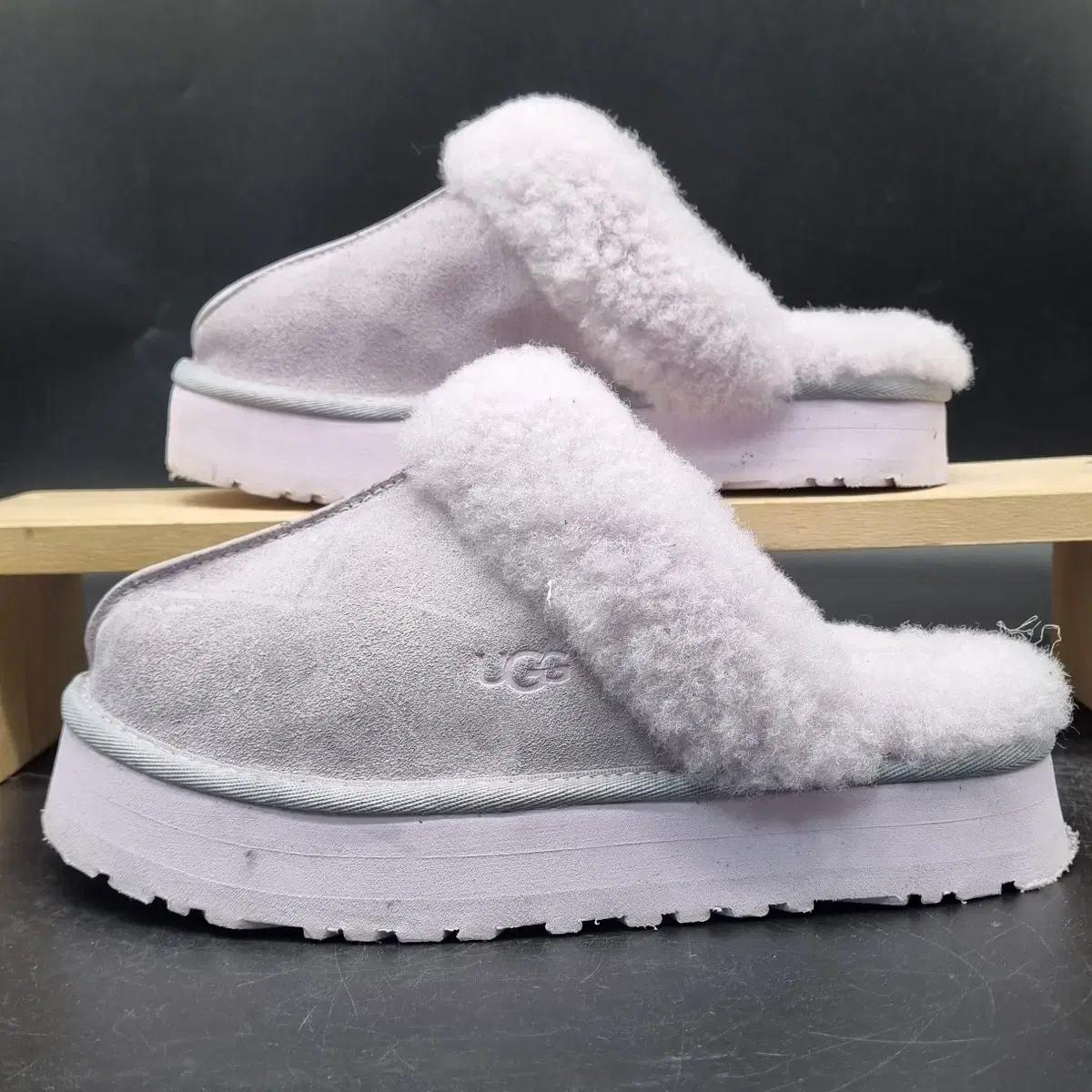 UGG 어그 디스케트 털슬리퍼 240
