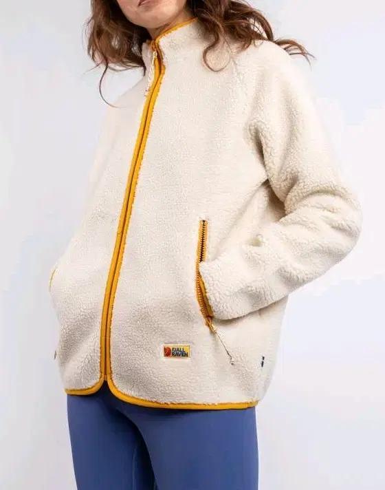 피엘라벤 플리스 자켓 아이보리