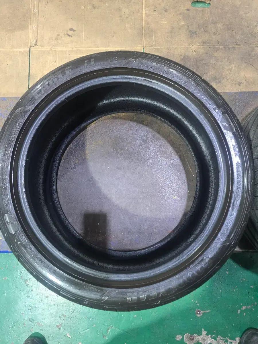 275 35 19 이글F1 mo마킹