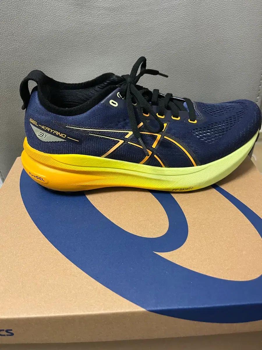 아식스 젤카야노31 255 s급 새상품금 싸게 팝니다