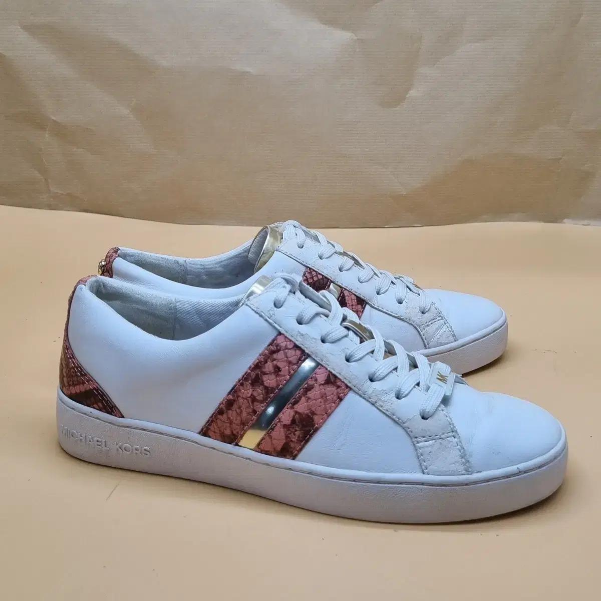 코치 여성가죽 스니커즈6m 230