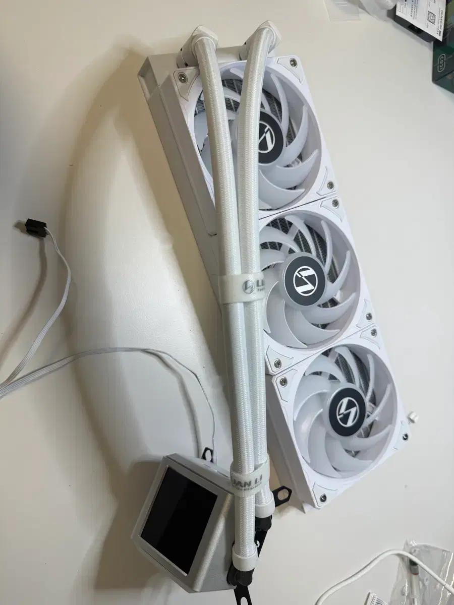 리안리 GALAHAD II LCD 360