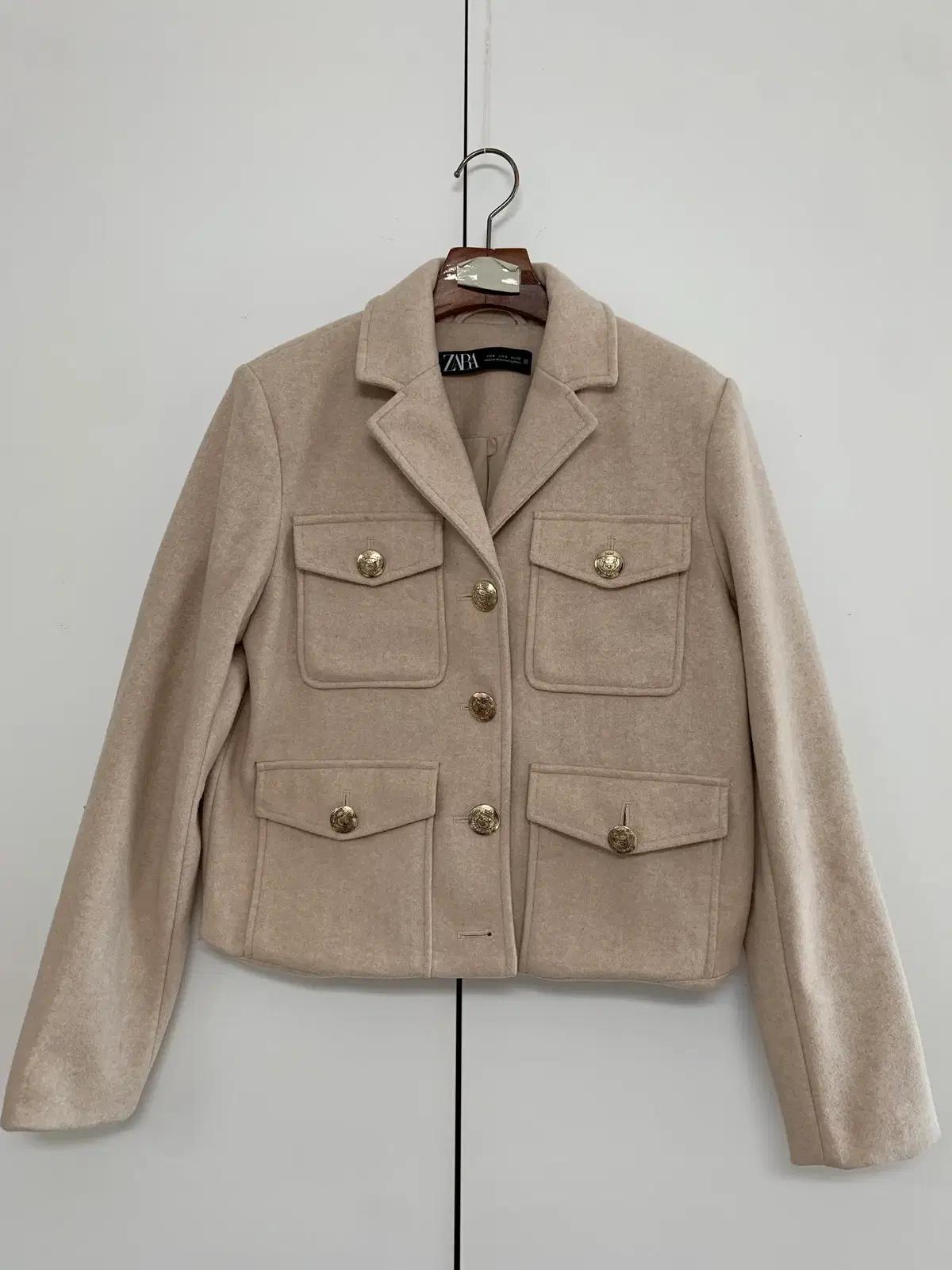 여성 자라 숏코트 S 오트밀 금장단추 싱글코트 데일리 모임 데이트 꾸안꾸