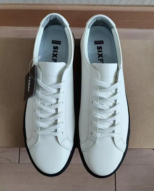 브랜드 소가죽265 남성 스니커즈 식스핏 새상품 운동화 키높이