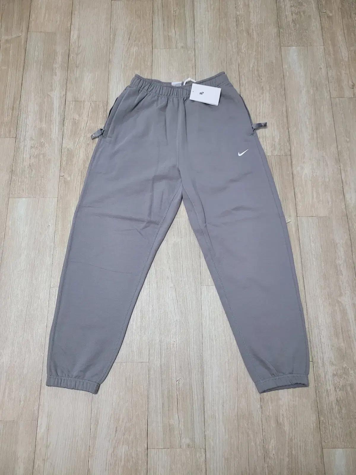 나이키 솔로 스우시 팬츠