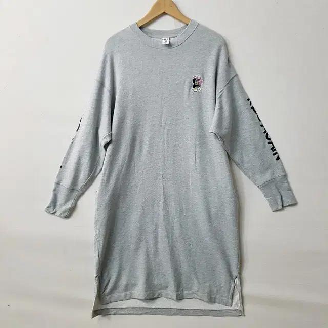 유니클로 verdy 콜라보 원피스