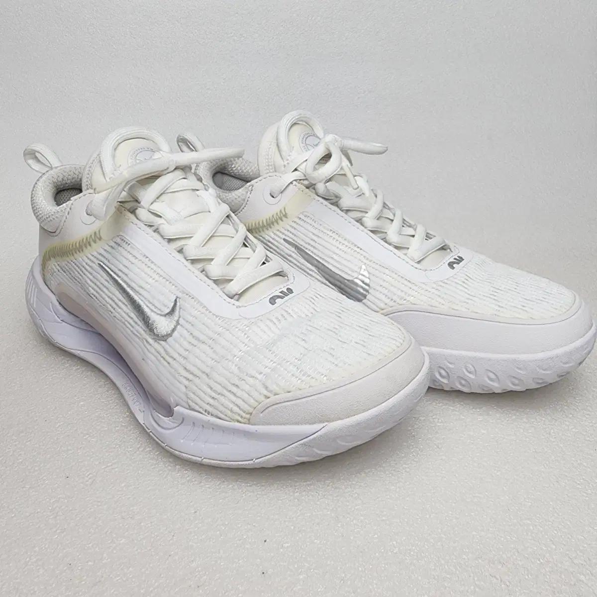 나이키 코트 줌 NXT 여성 테니스화 (245mm)