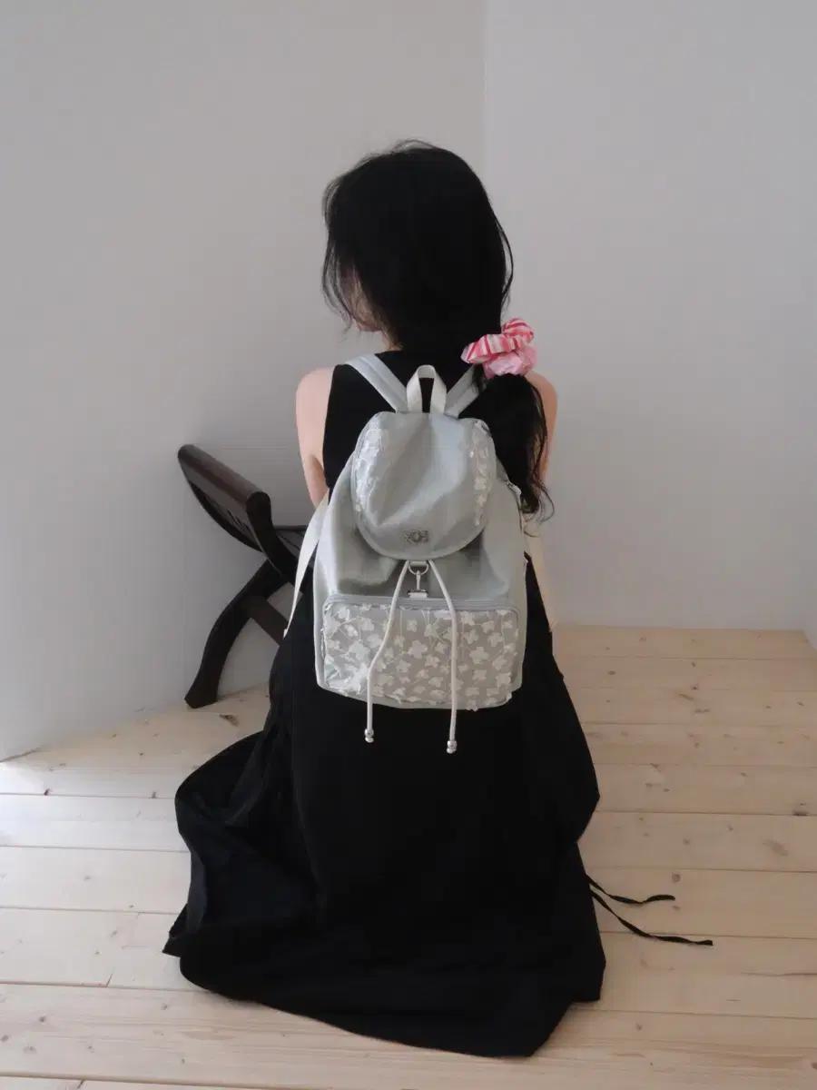 시월107 가든 백팩 뮤트카키