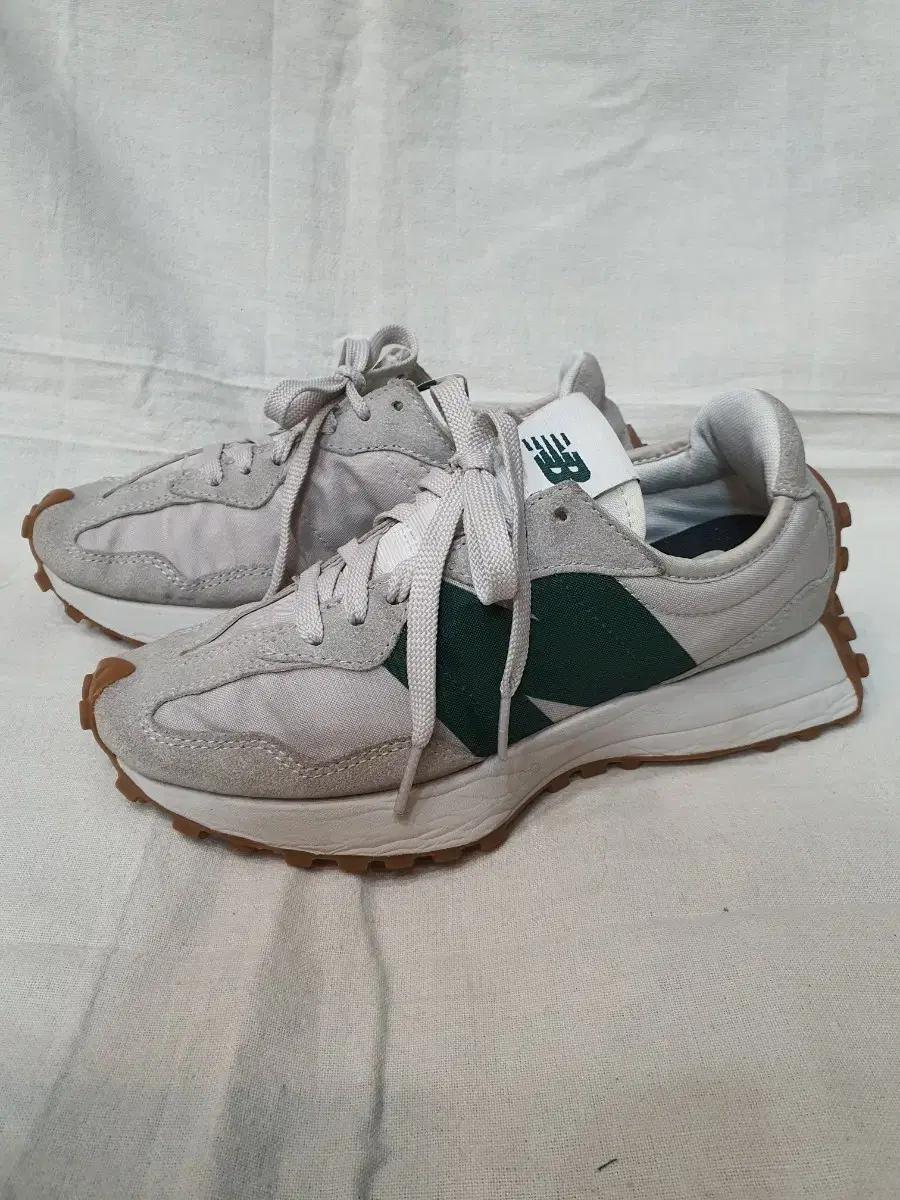 뉴발란스 327 230