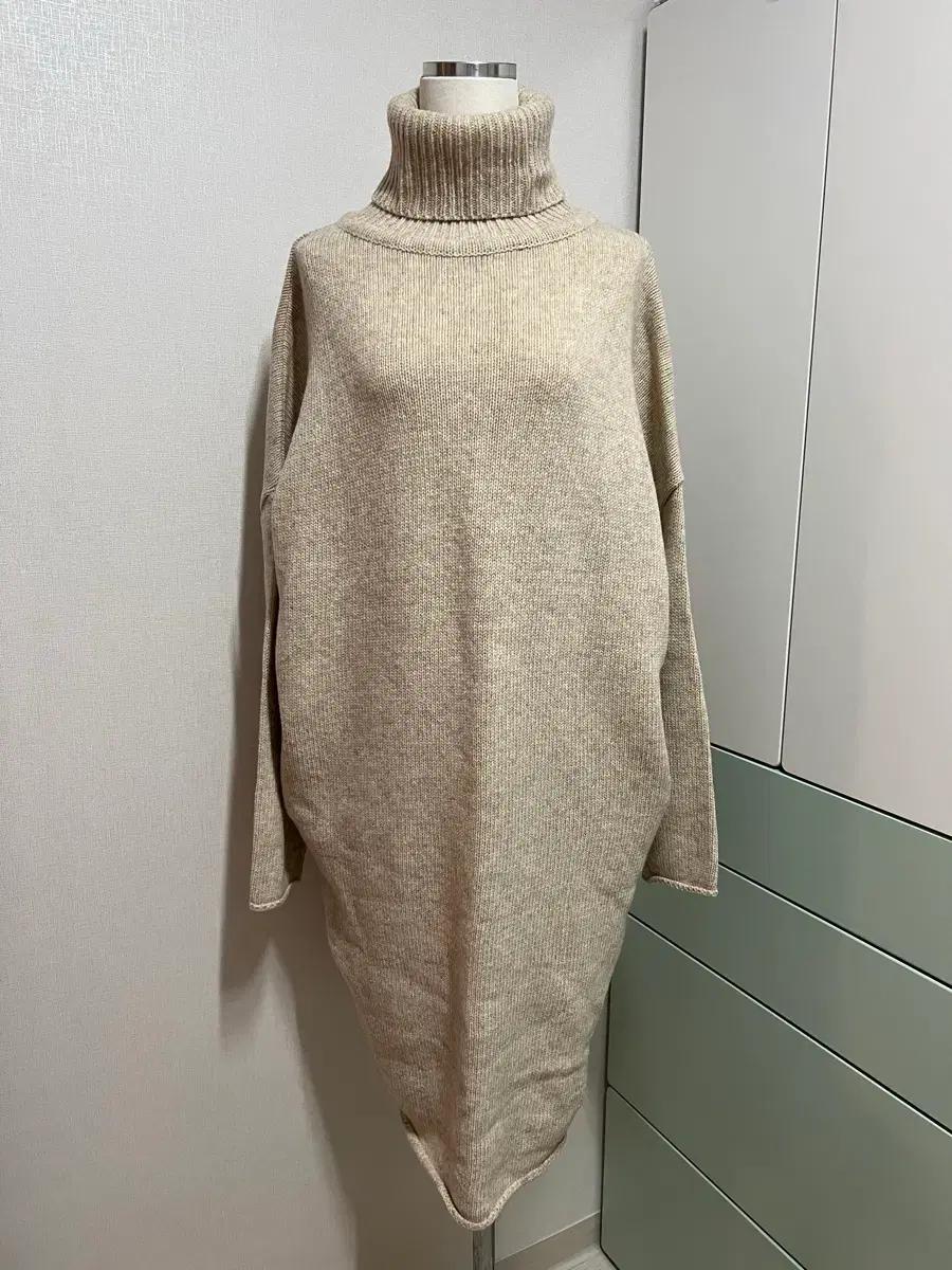 새상품 오트밀베이지 롱 니트 원피스 스웨터