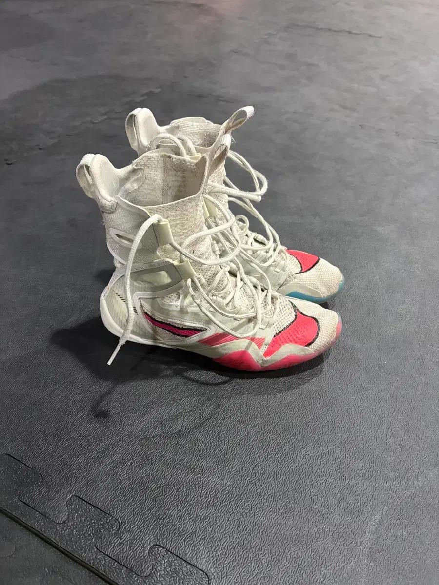 나이키 하이퍼ko2 270