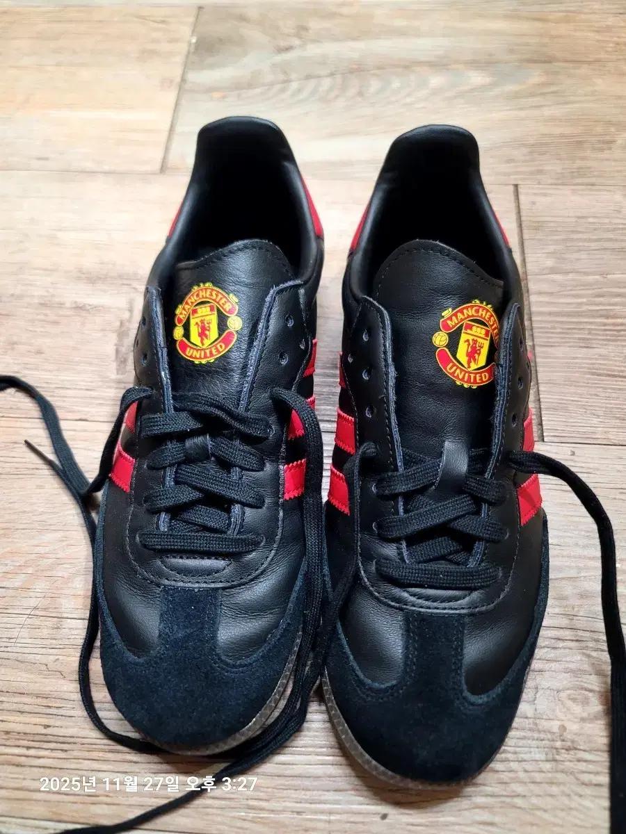 아디다스 삼바 맨유 블랙 스니커즈265