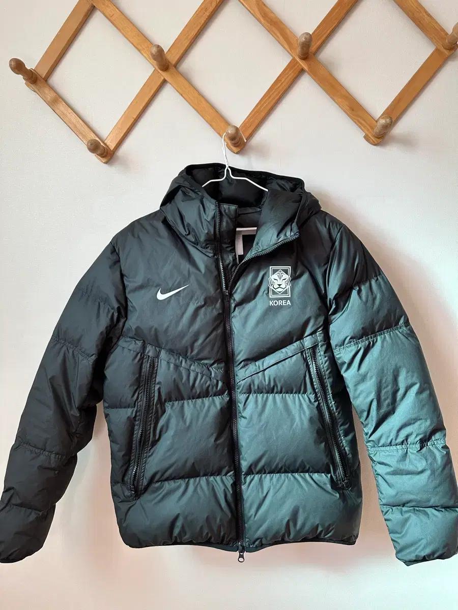 나이키 국가대포 패딩 스톰핏