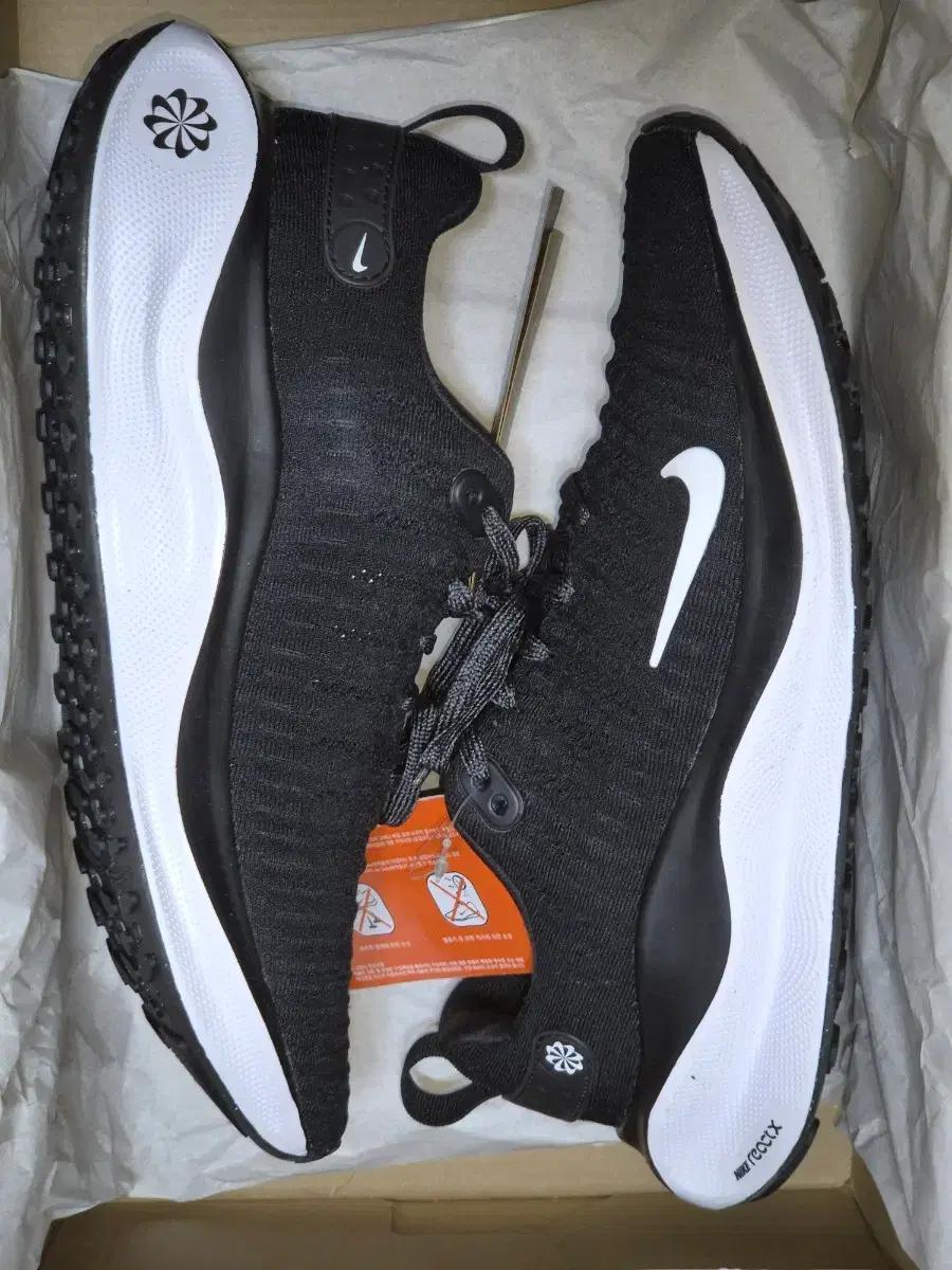 나이키 인피니티 런 4 엑스트라 와이드 새상품