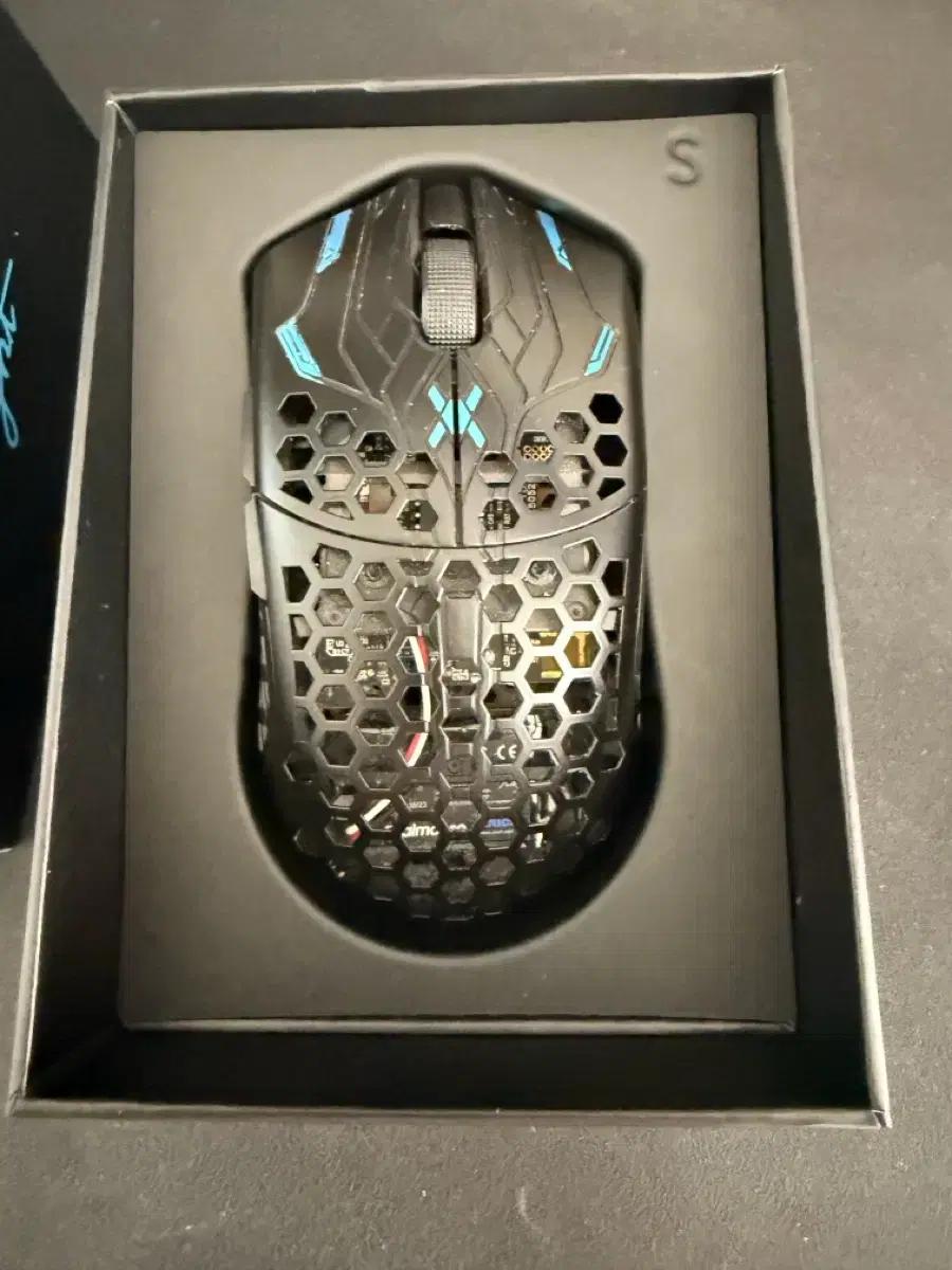 Finalmouse ULX Phantom Small