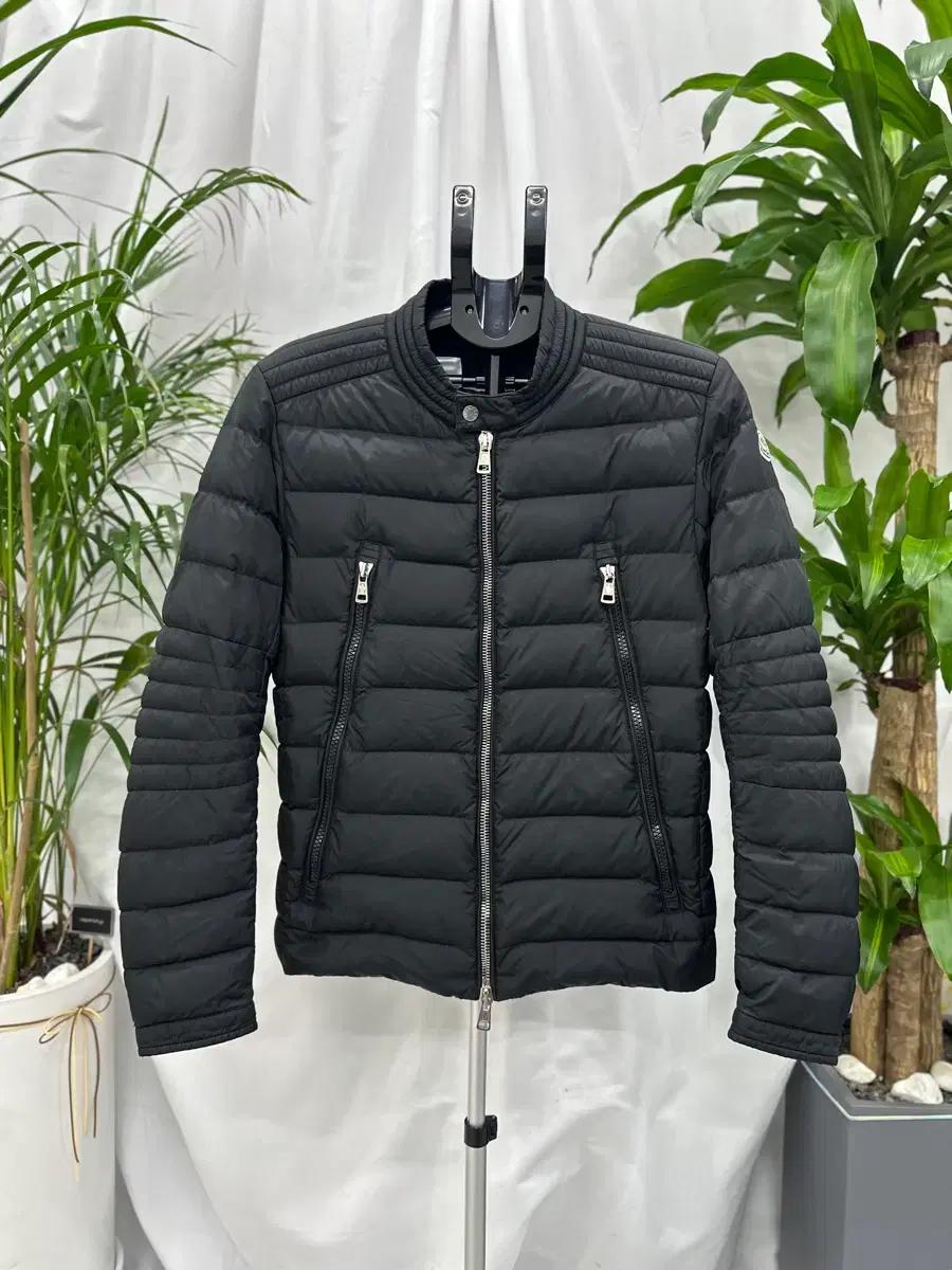 [3사이즈]몽클레어 아미오 경량패딩 쇼트 다운 자켓