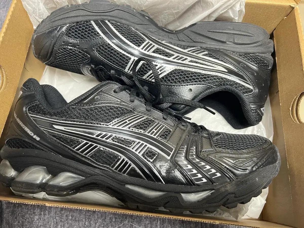 아식스 젤카야노 14 블랙 퓨어실버 290