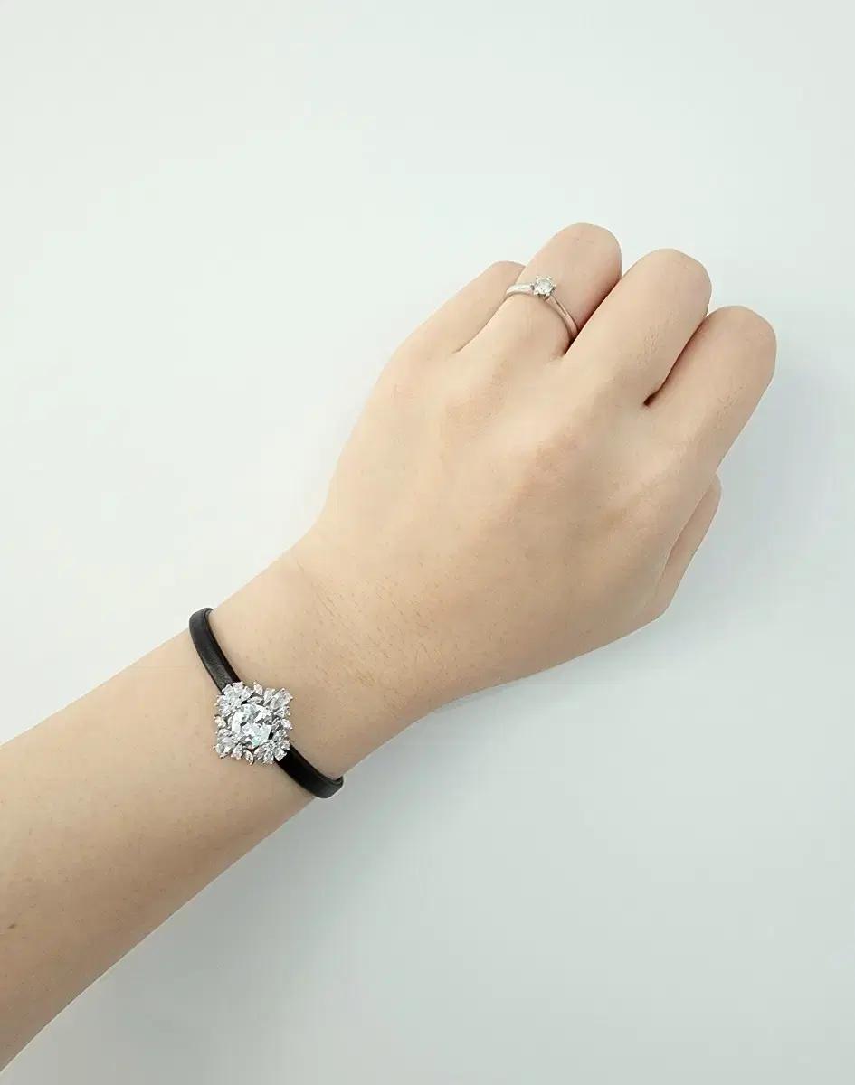 폐업세일/ 지르코니아 큐빅 가죽 팔찌 새상품 로저비비에 비비안웨스트우드