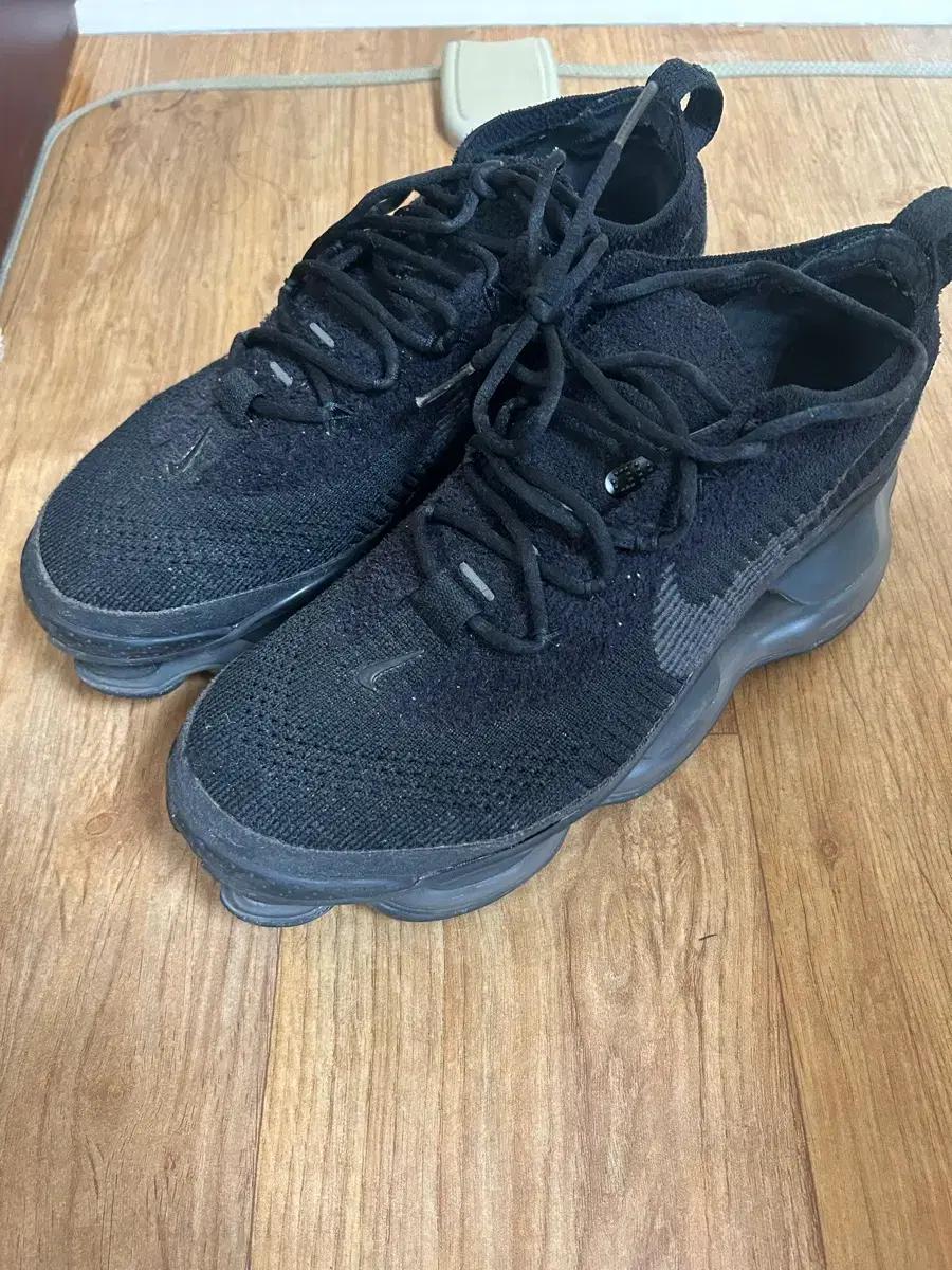 나이키 스콜피온 플라이니트  블랙