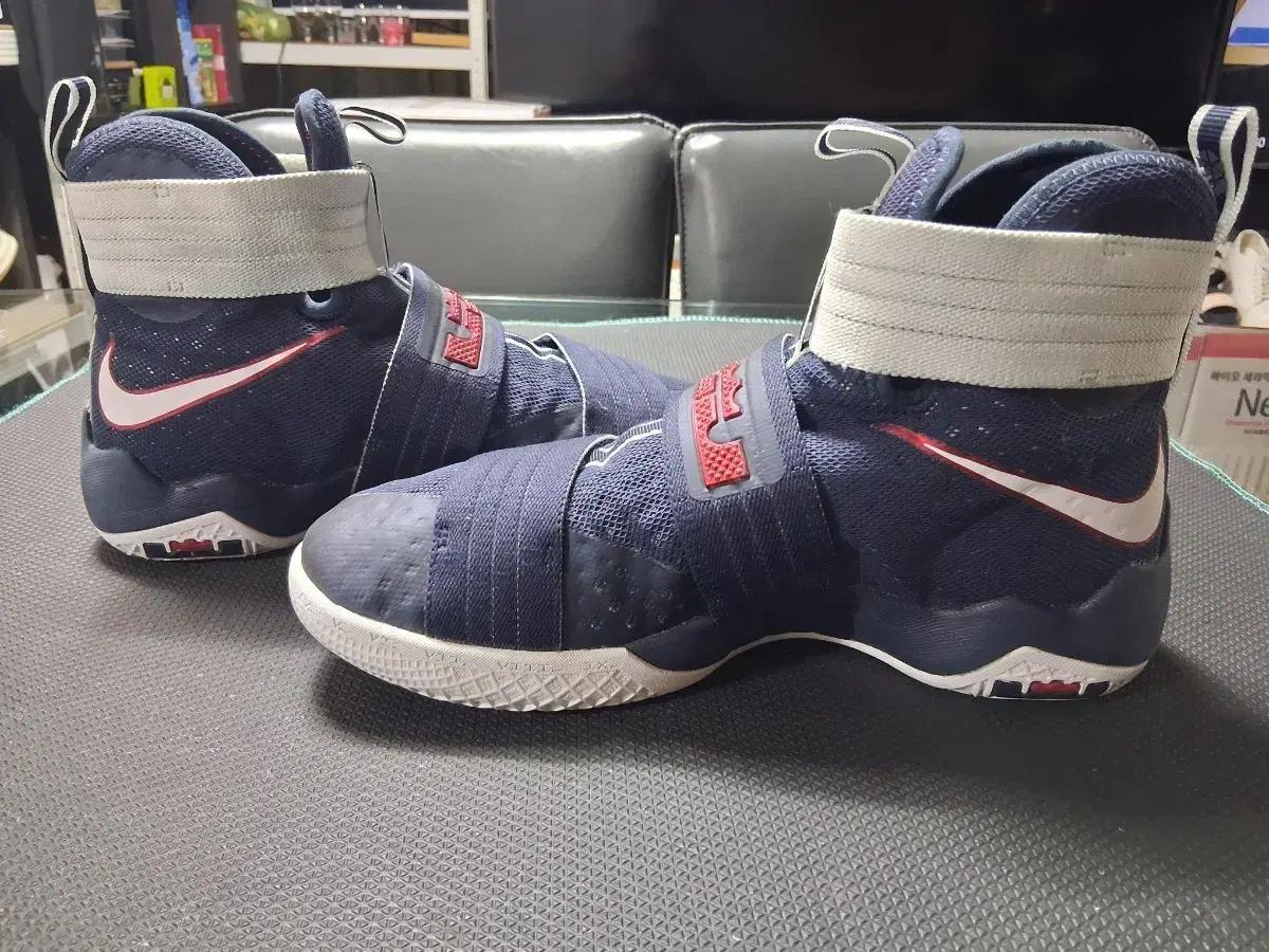 나이키 르브론 솔져 10 네이비  265mm