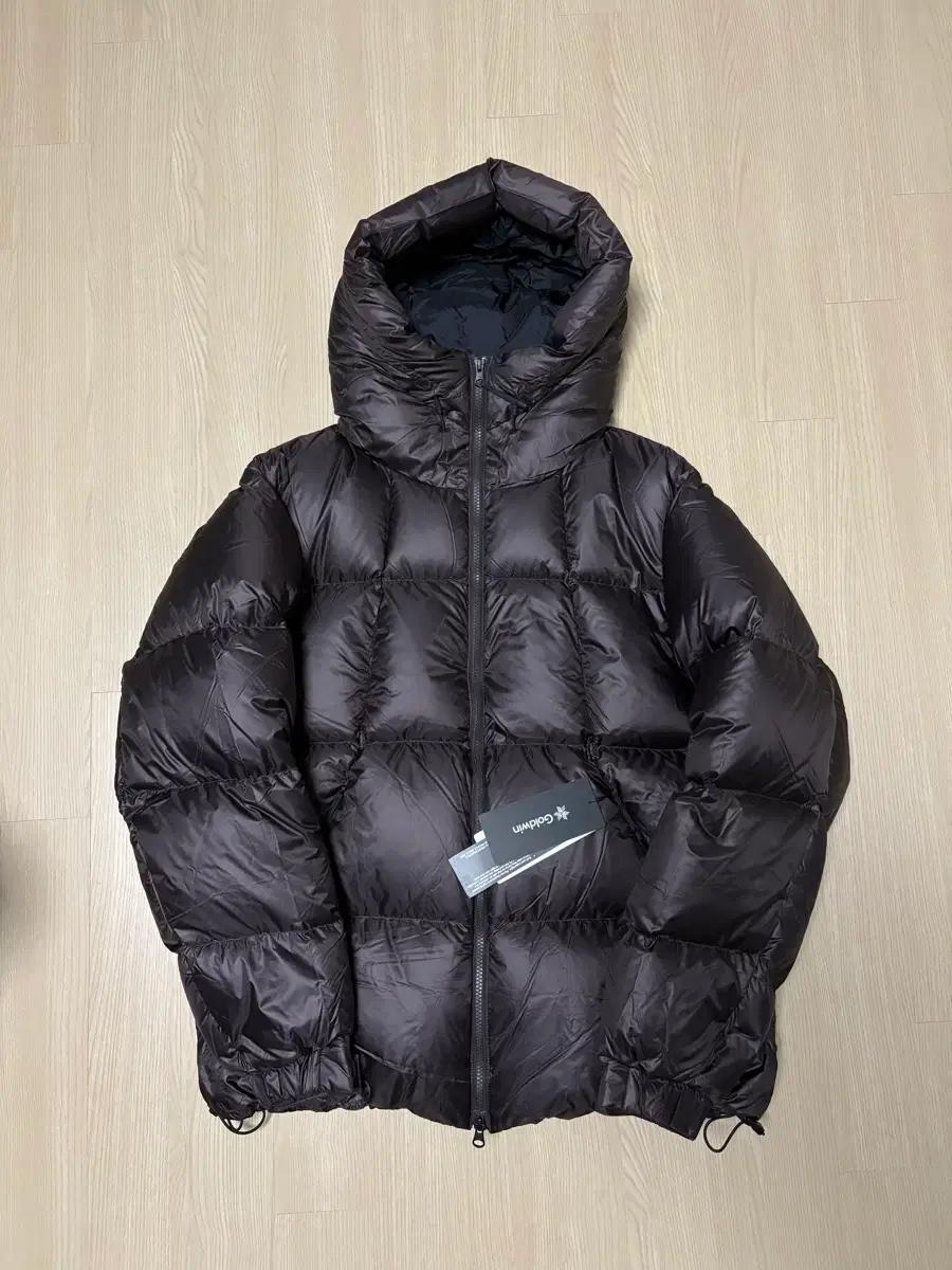 골드윈 퍼텍스퀀텀 25fw 딥브라운 4사이즈 팝니다