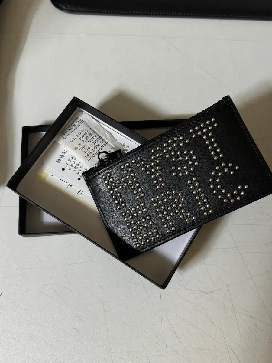 히스테릭글래머 스터드 카드지갑 블랙