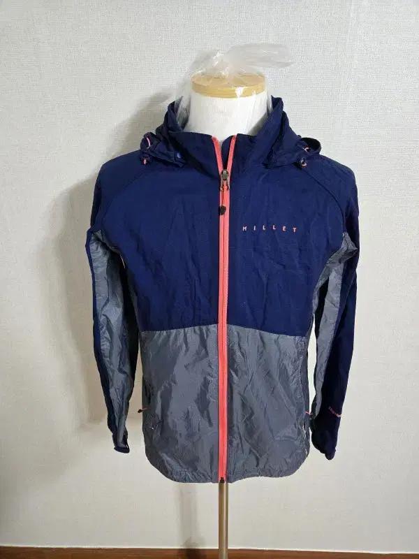 밀레/여성용/등산점퍼/바람막이/정품/상태A
