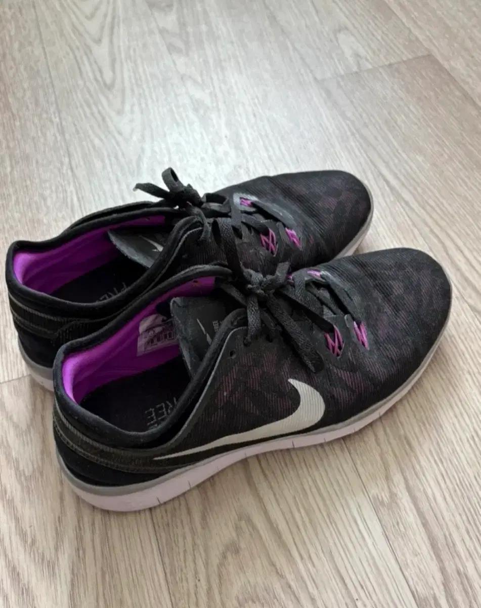 나이키 여성 러닝화