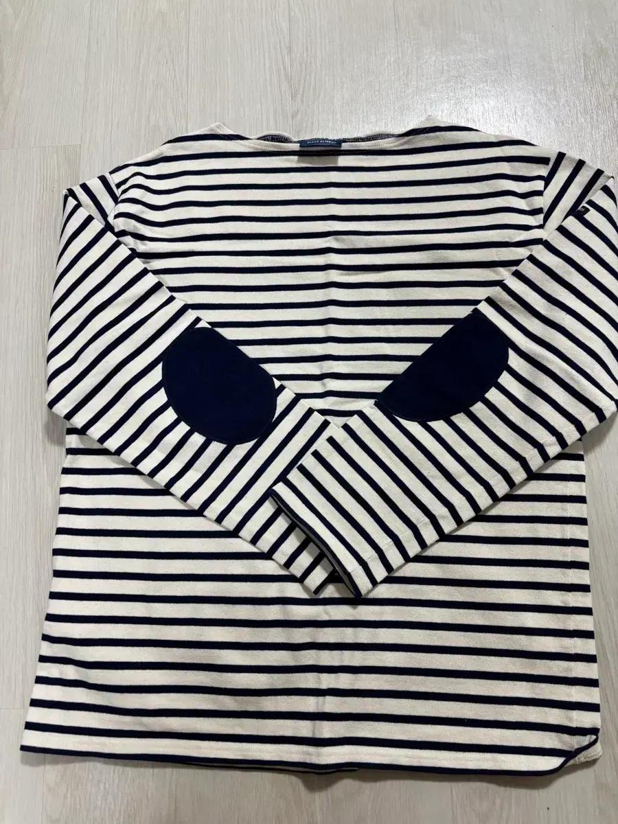 세인트제임스 긴팔티