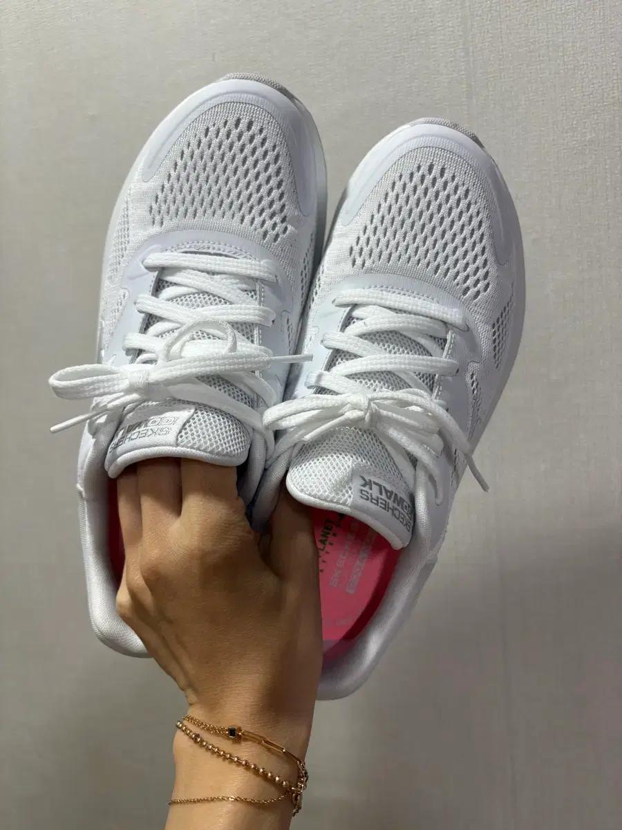 스케쳐스 맥스쿠션 운동화 한번착용(정가139,000)