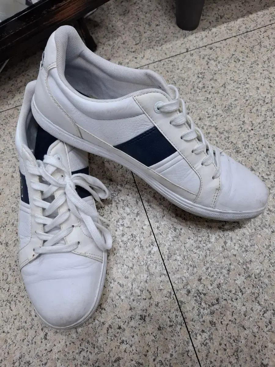 Lacoste 흰색 스니커즈 남성용 UK7 260