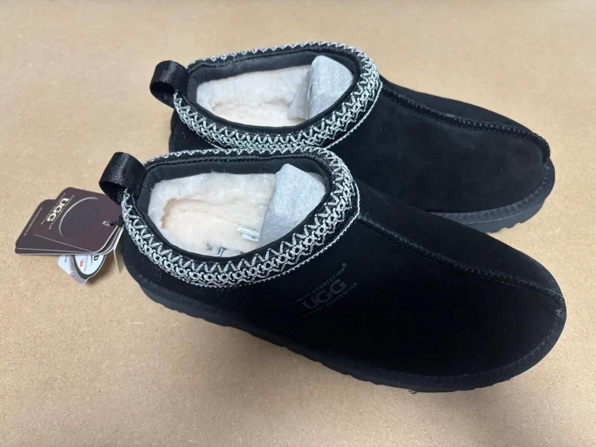 어그 타스만 2 블랙 265-270 사이즈