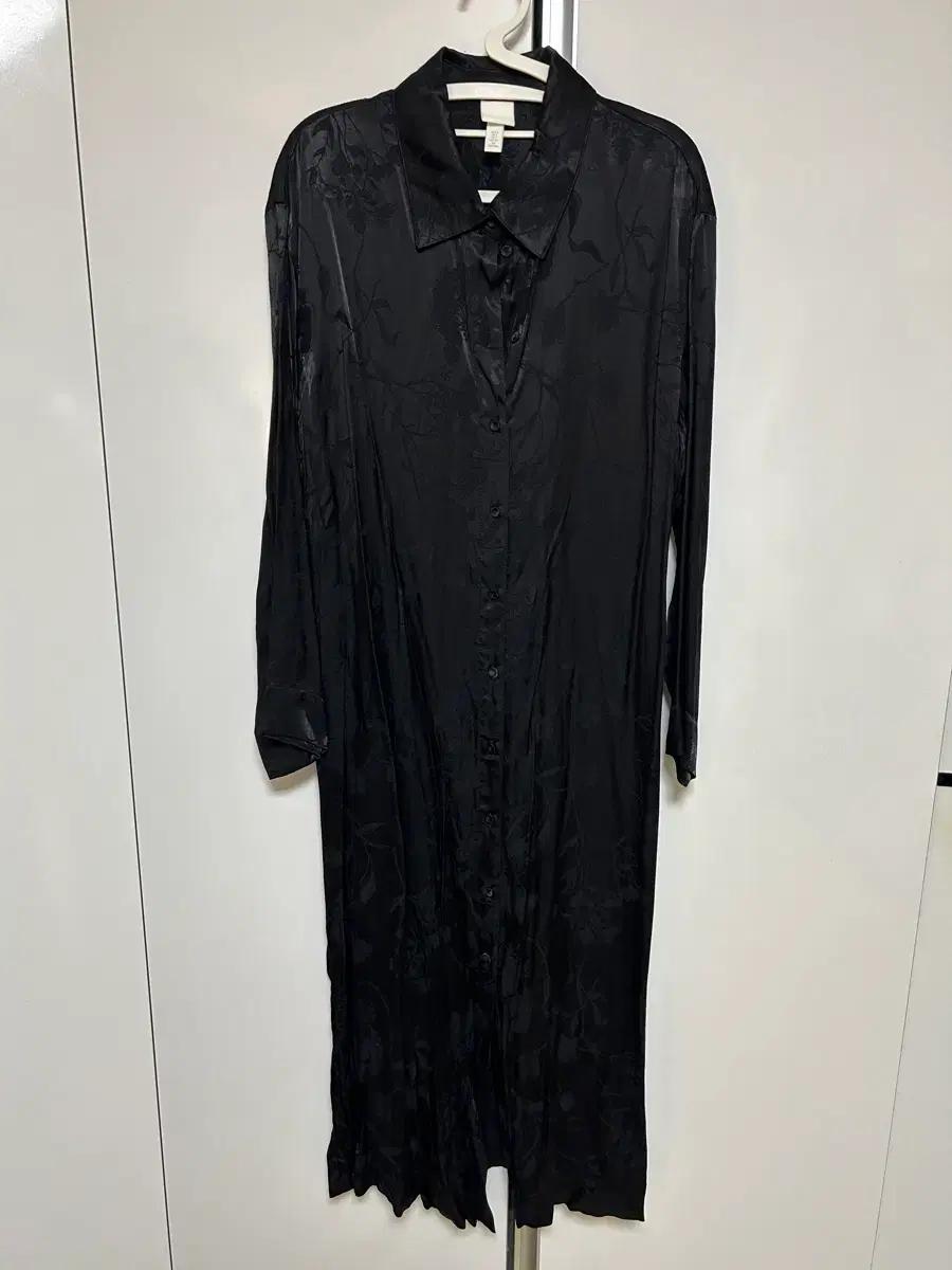 H&M 블랙 플로럴 롱 셔츠 원피스