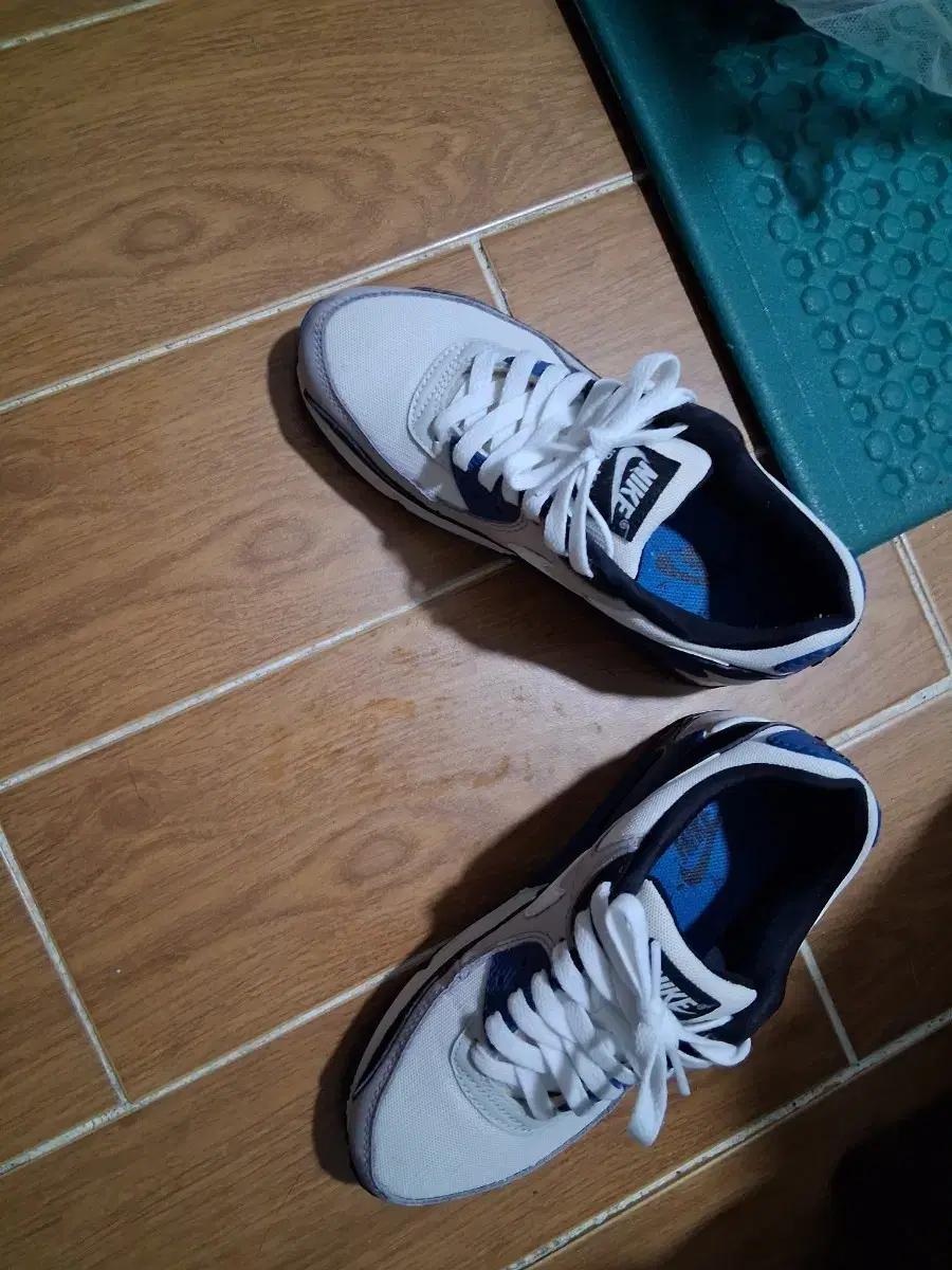 나이키 에어맥스90 화이트/블루 운동화