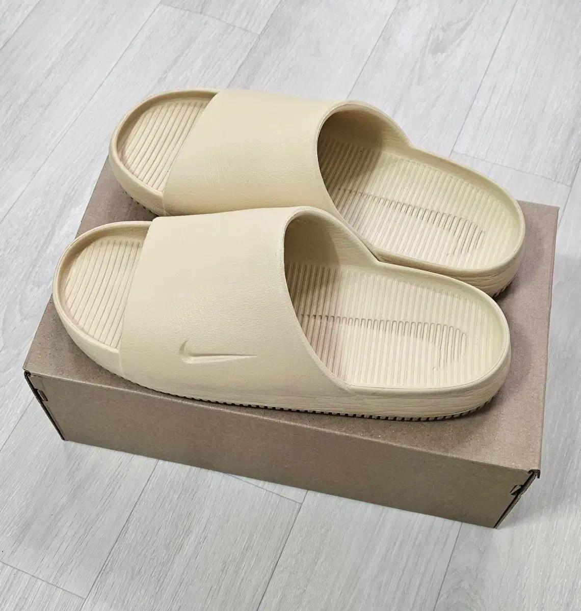 나이키 캄 슬라이드 280사이즈