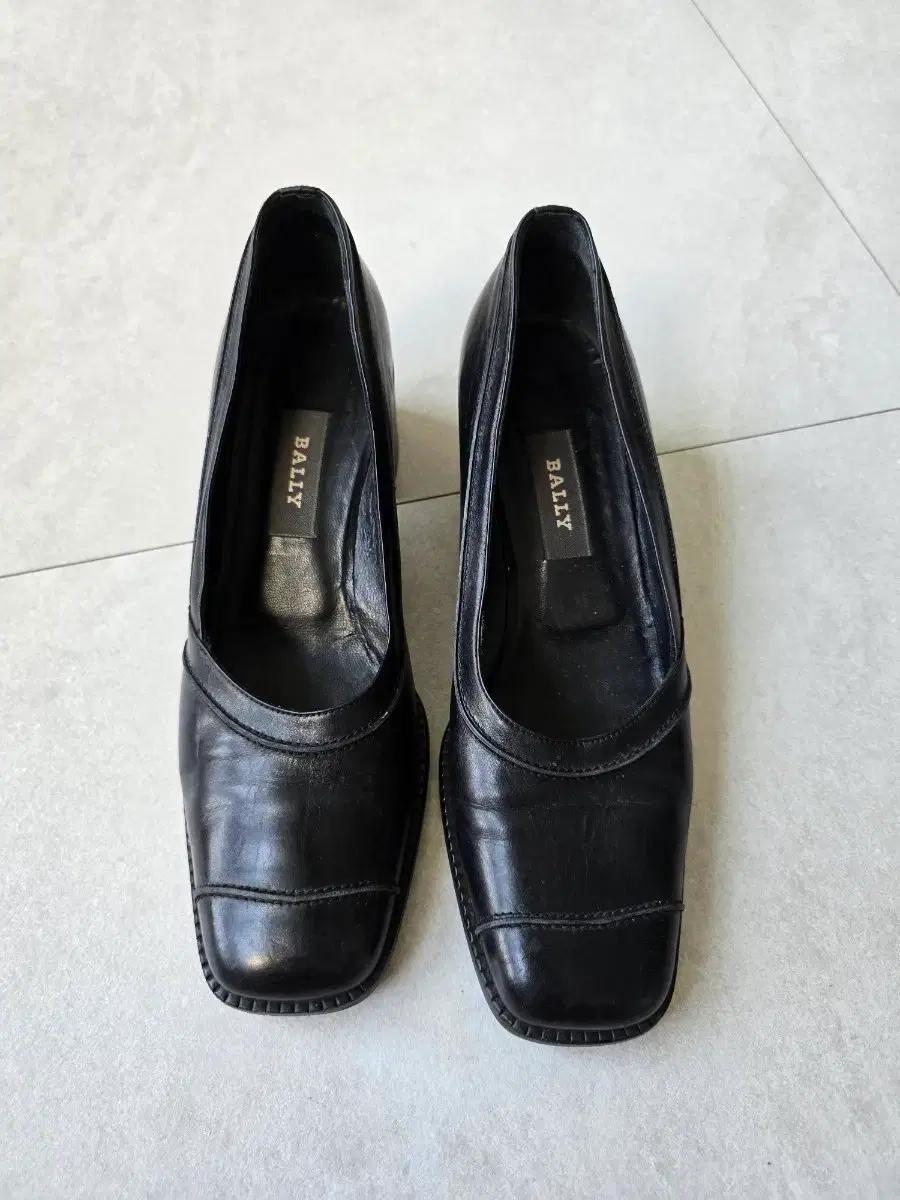 발리 블랙 가죽 여성 펌프스힐