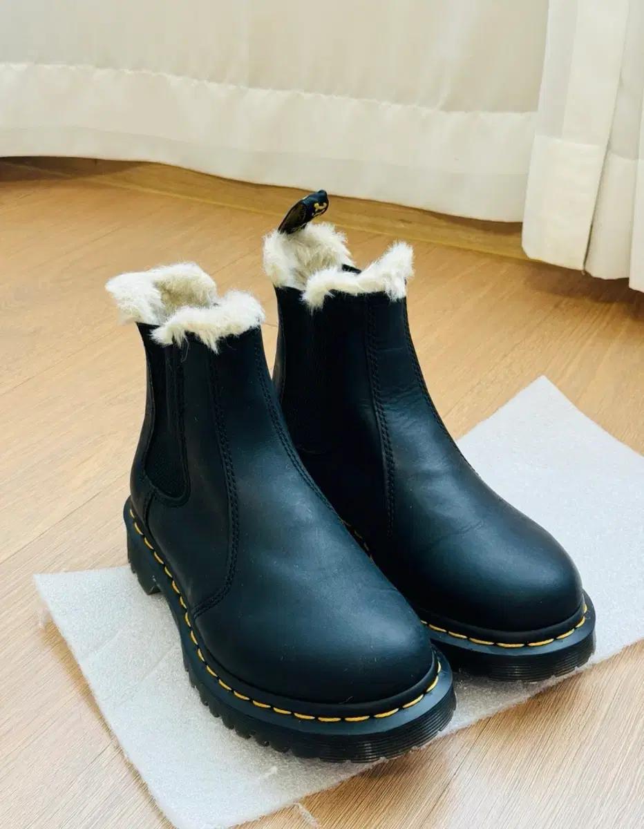 닥터마틴 여성 워커 부츠 레오노어 2976 220사이즈