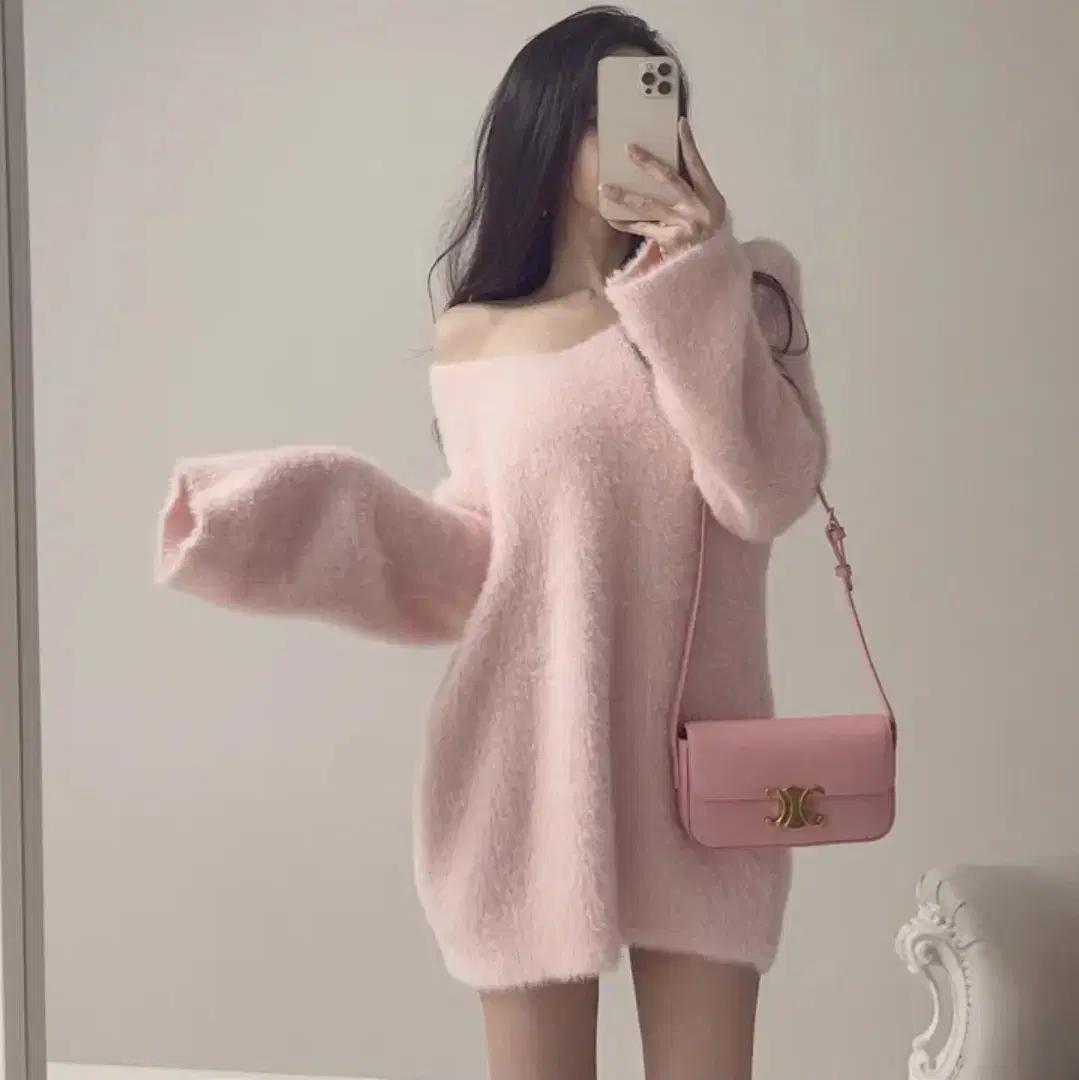 에이블리 여리여리 앙고라 니트 미니 원피스 오프숄더 밍크 퍼 루즈핏 핑크