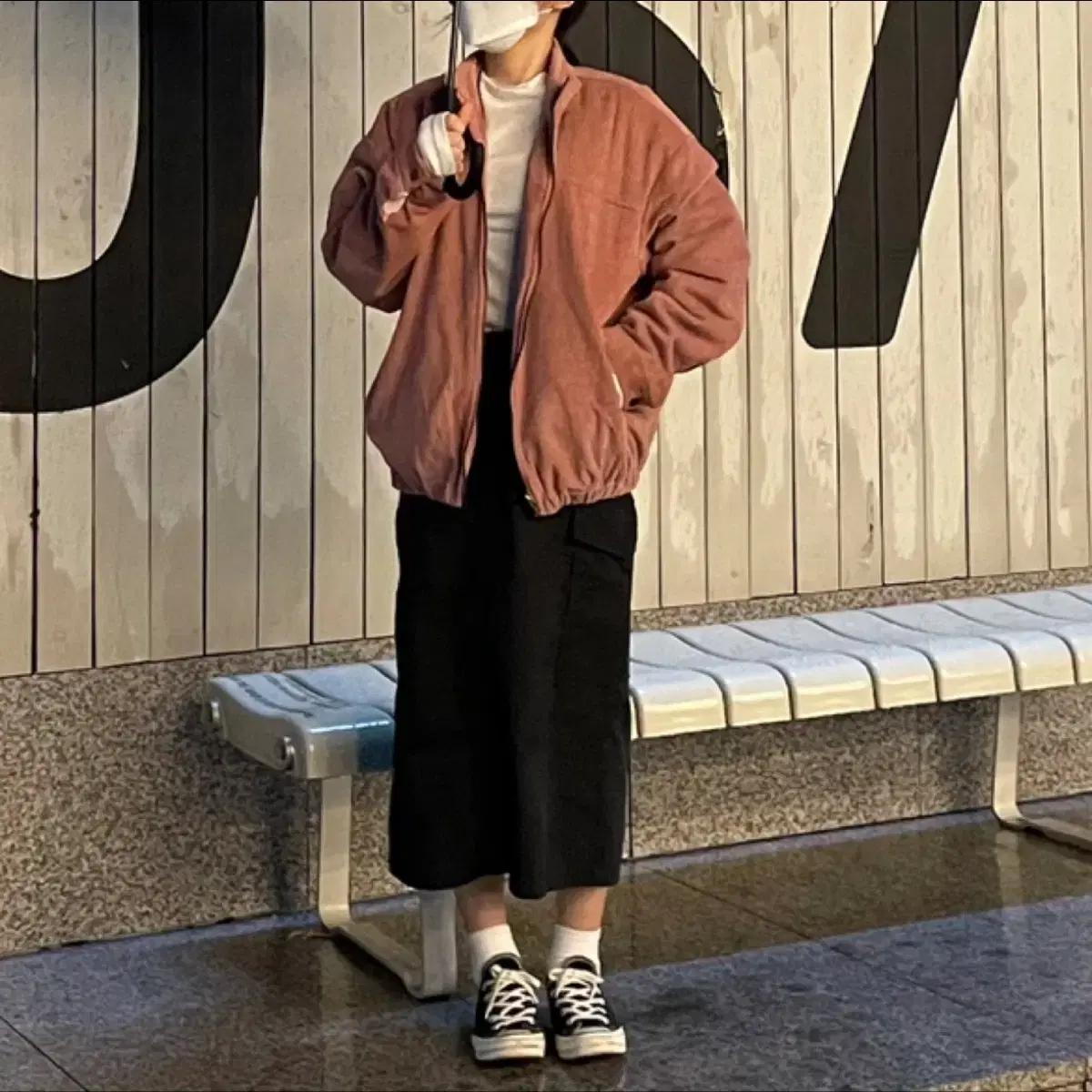 분홍색 코듀로이 재킷