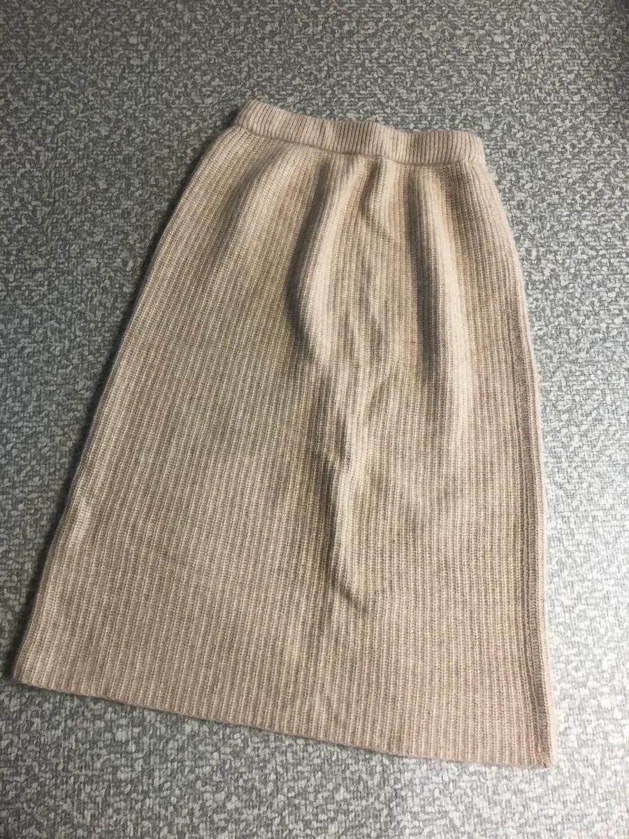 엘보른 라쿤 니트 스커트 치마 올드머니룩 하객룩 출근룩