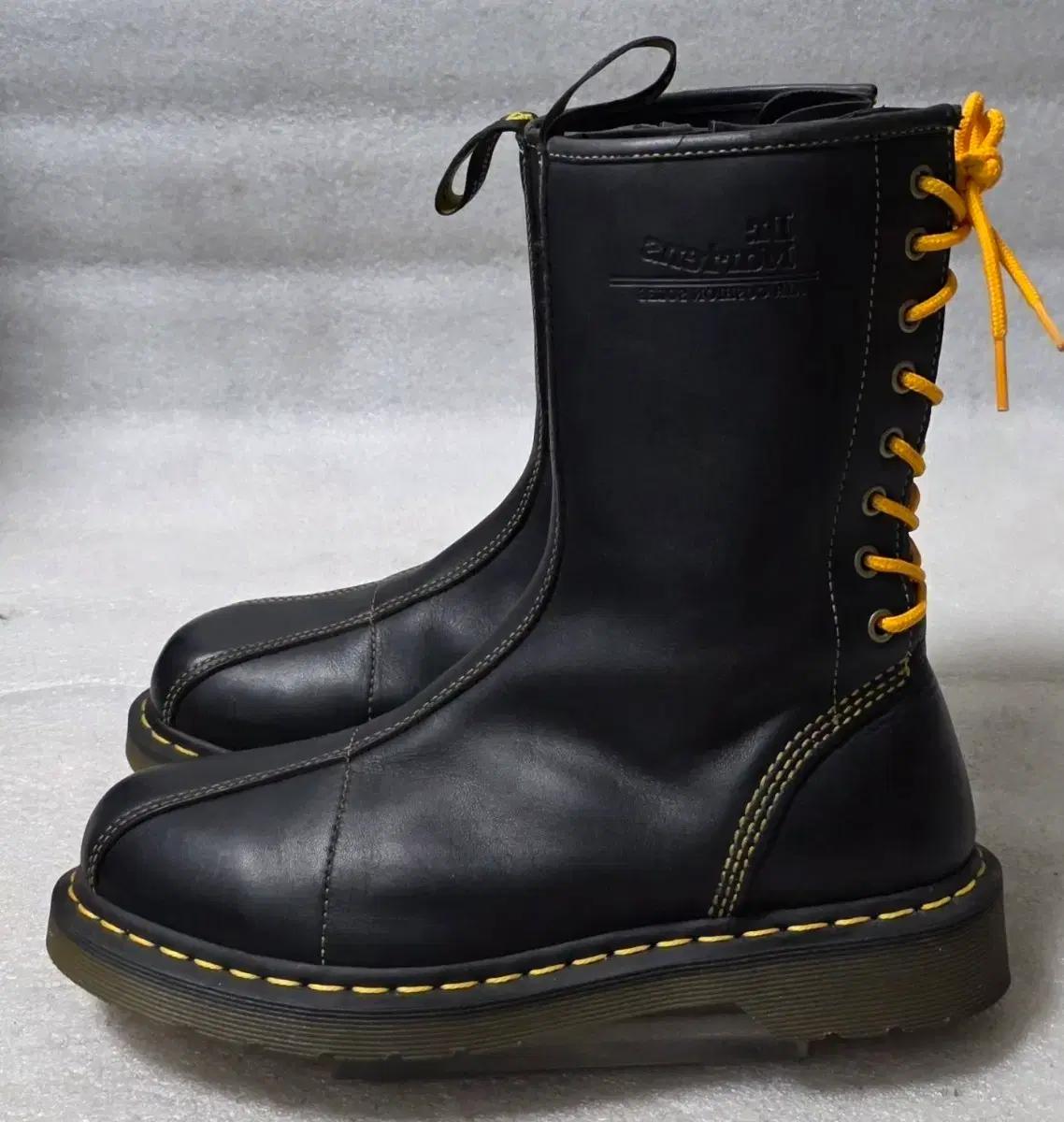 닥터마틴 Dr. Martens 1B85 백 레이스 8홀 가죽부츠 270