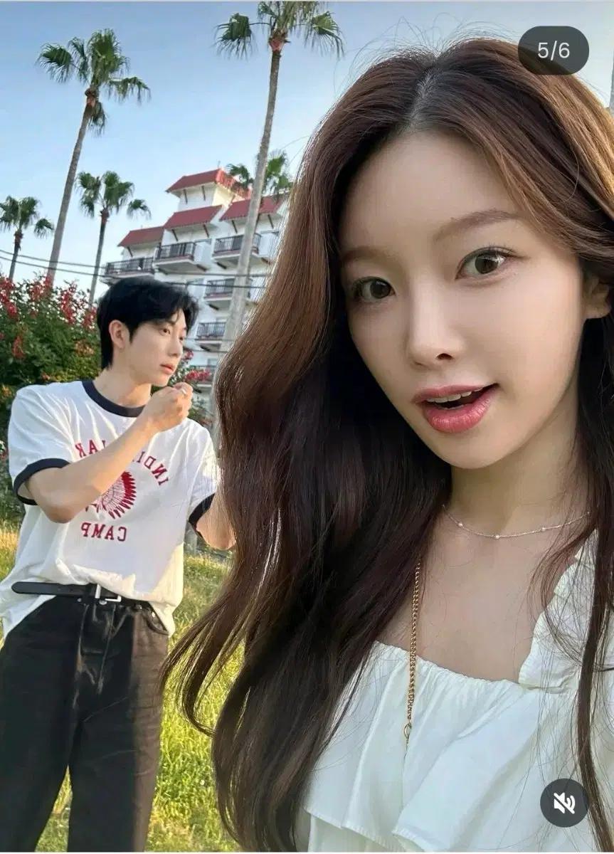 환승연애 지현 착용 더티스 러플 디테일 블라우스 S