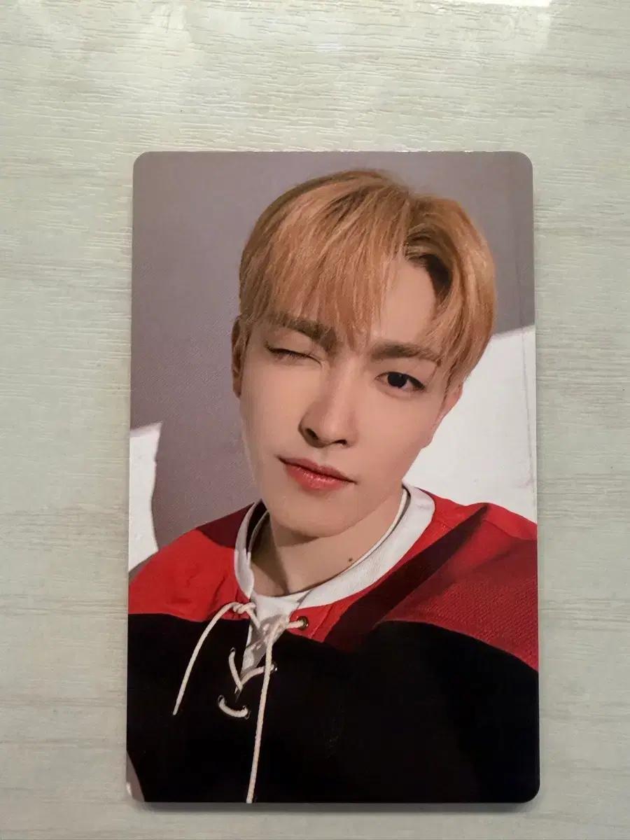 에이티즈 홍중 멤버쉽 포카