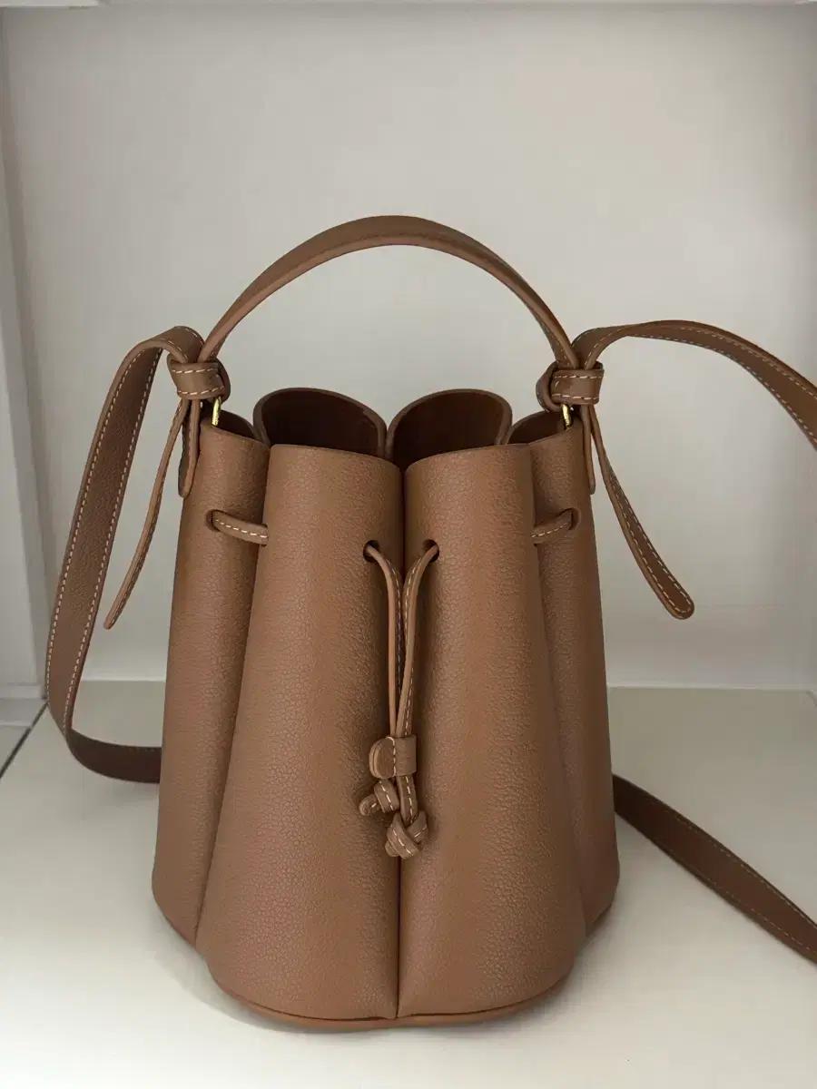 폴렌느 누메로 위트 미니 카멜색상