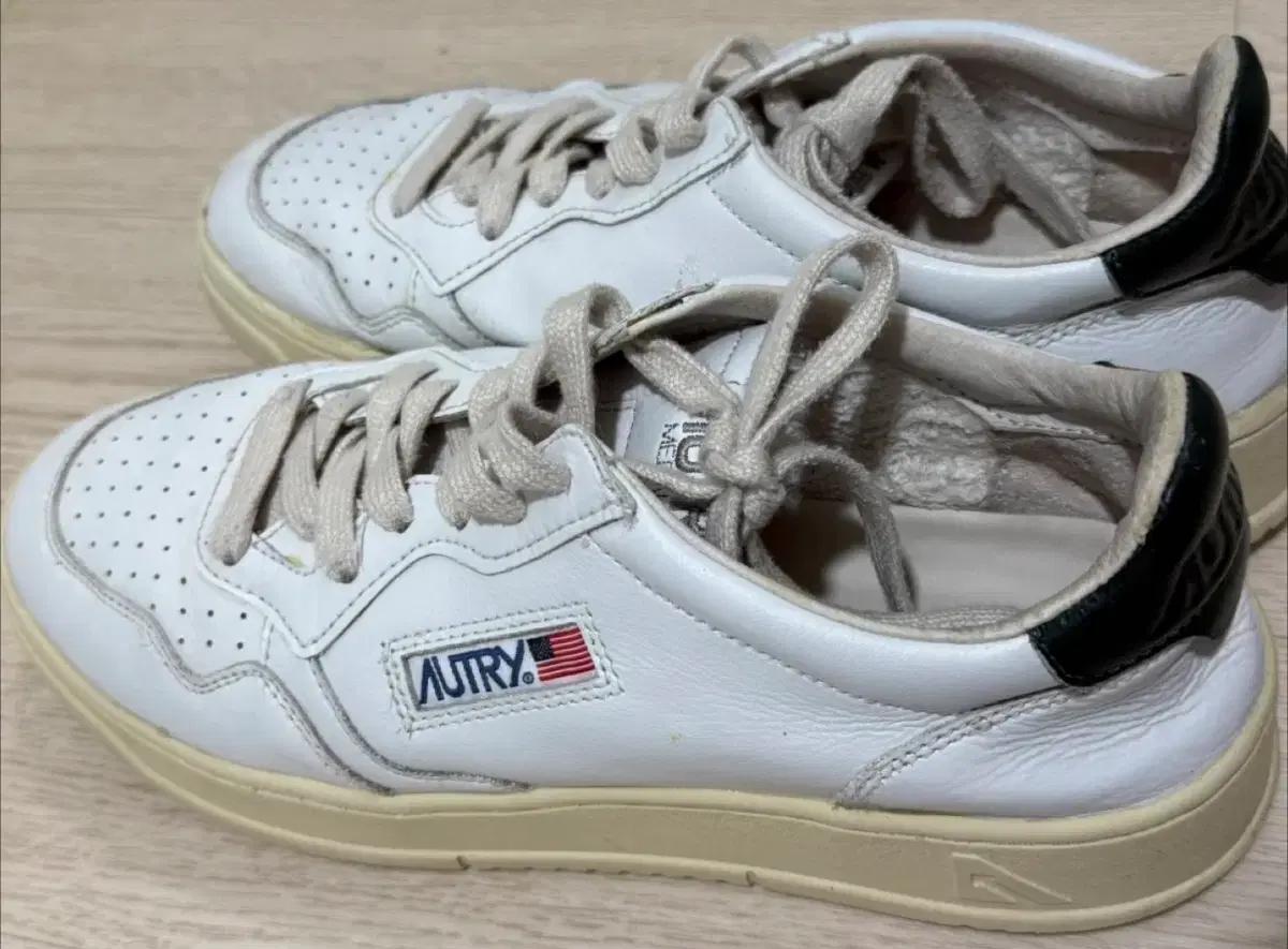 오트리 메달리스트 화이트 그린 41(265)