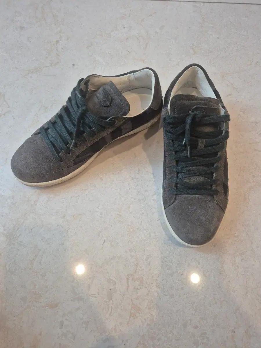 Brioni 브리오니 남성 스웨이드 스니커즈 260정도