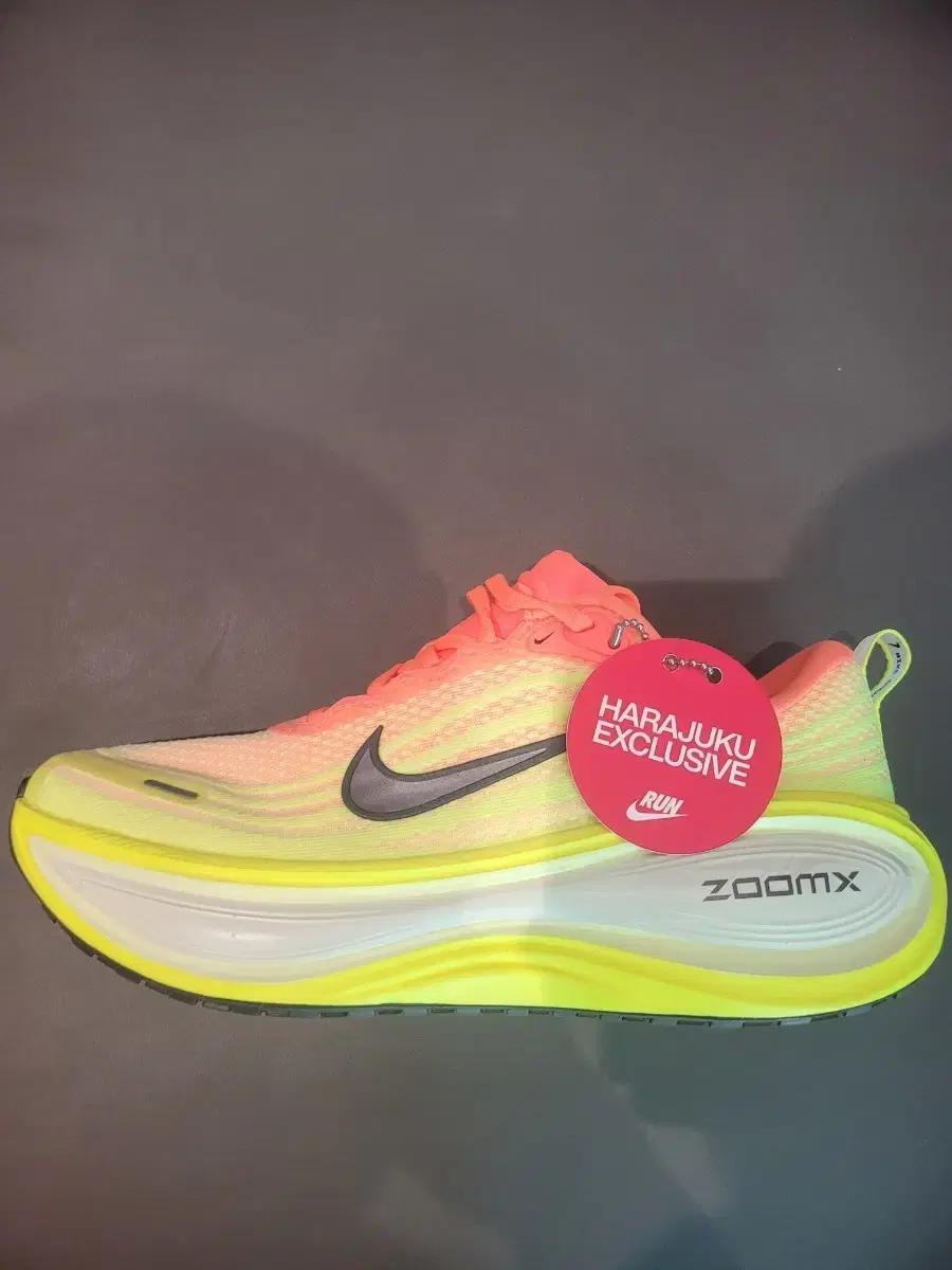 나이키 줌X 러닝화 형광 오렌지 하라주쿠에디션한정판