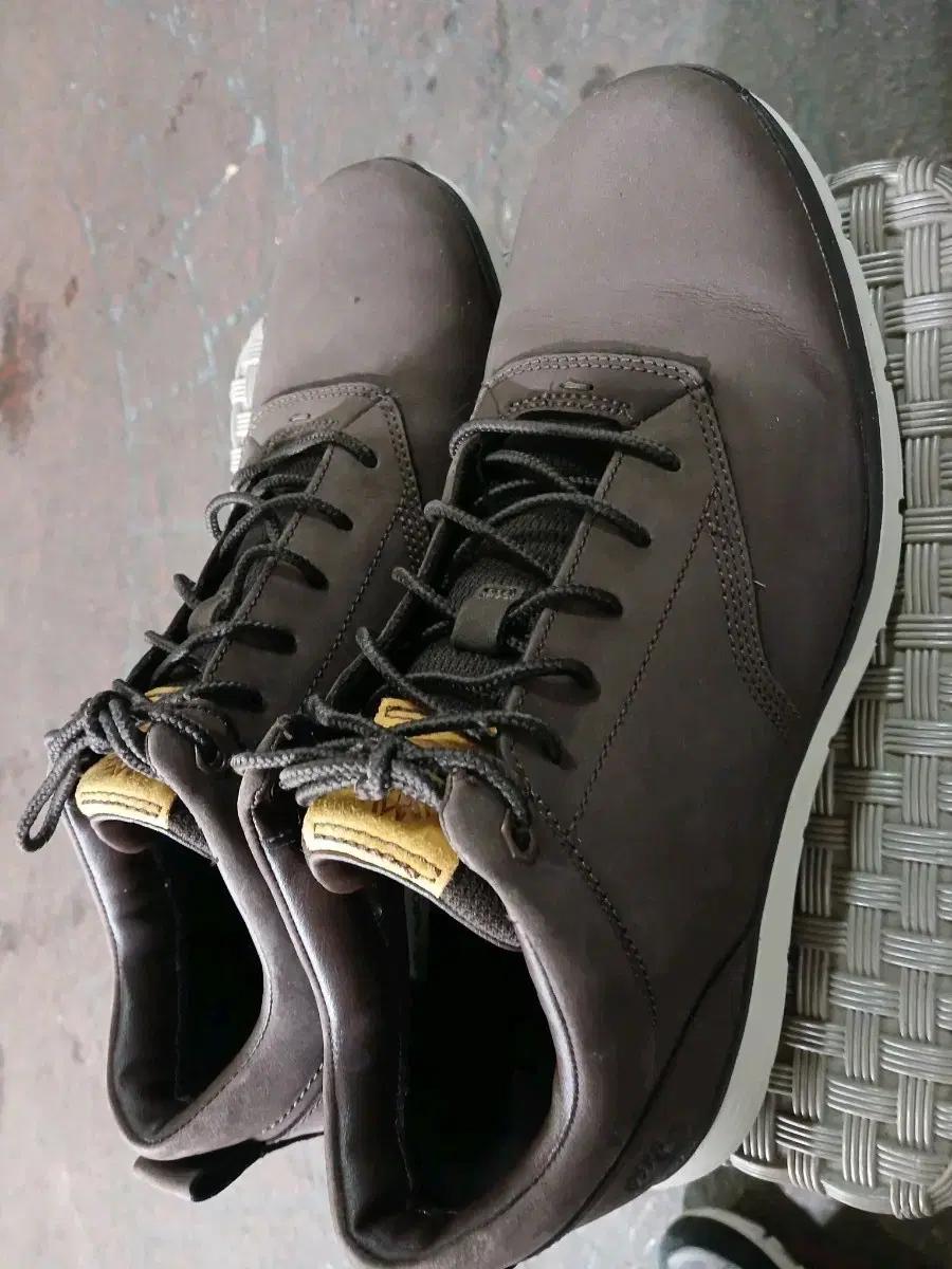 팀버랜드 브라운  스니커즈 8.5 260~265