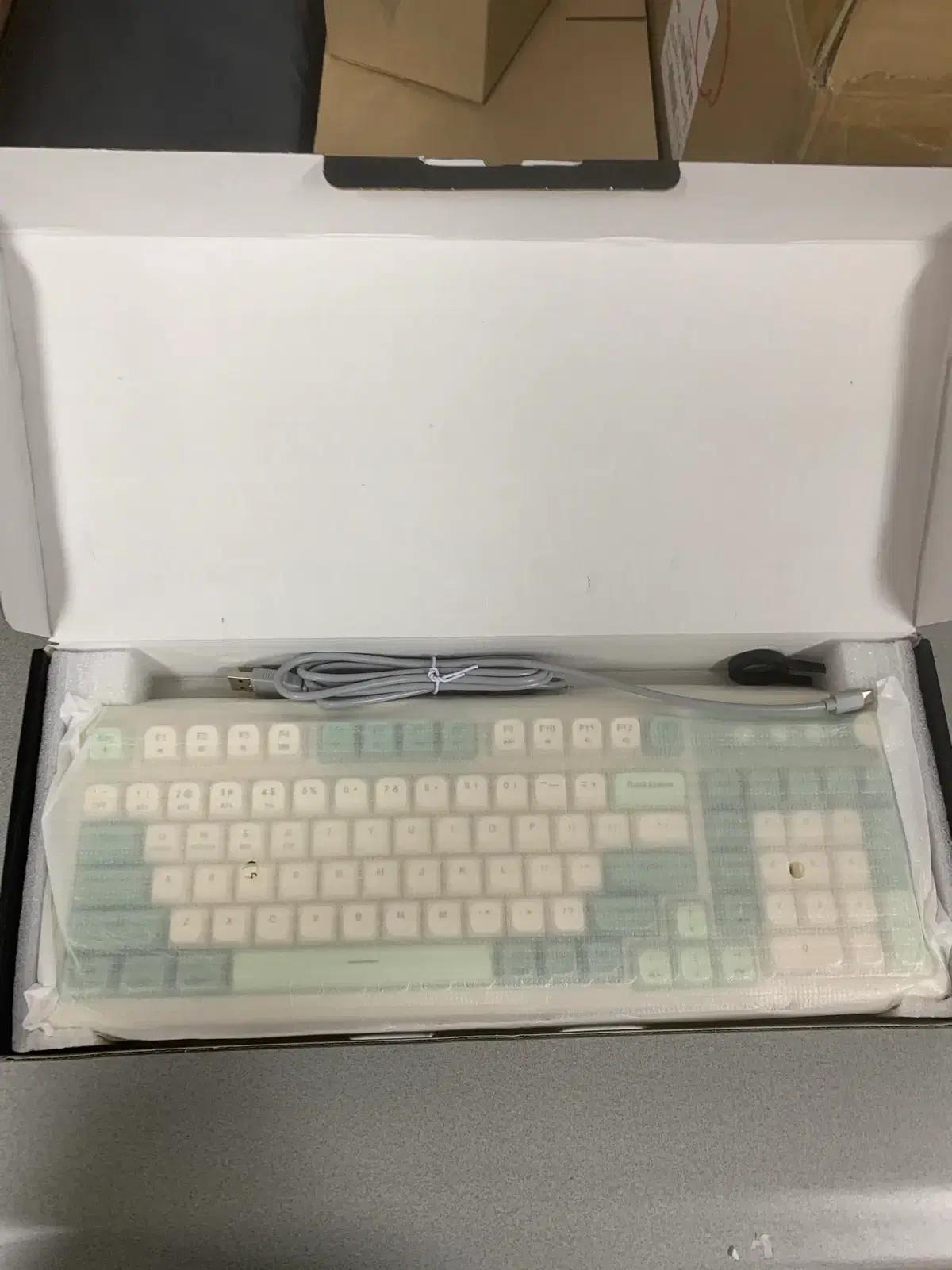 AULA 유선 독거미 한글 펀키스 멤브레인 키보드 그린