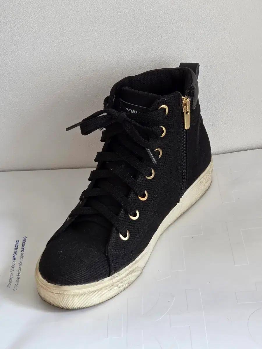 여성 키높이 하이탑 스니커즈235